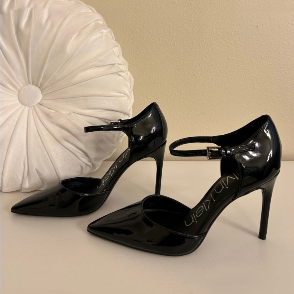 CALVIN KLEIN Roya Black Patent Two-Piece Pumps - Picture 3 of 8